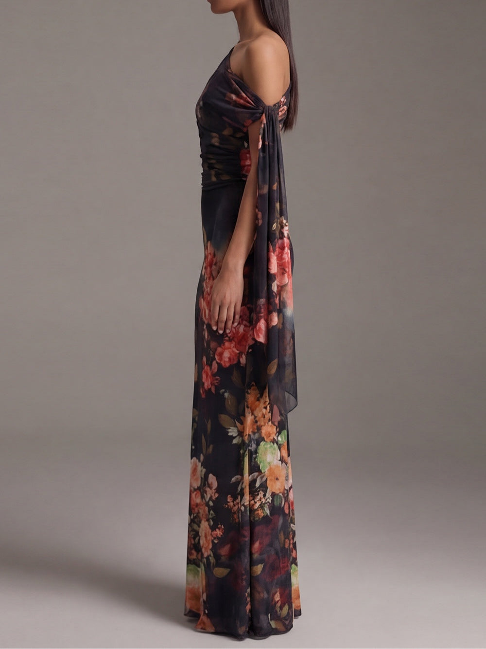 Cristina · Vestido Maxi de Gasa con Escote Asimétrico
