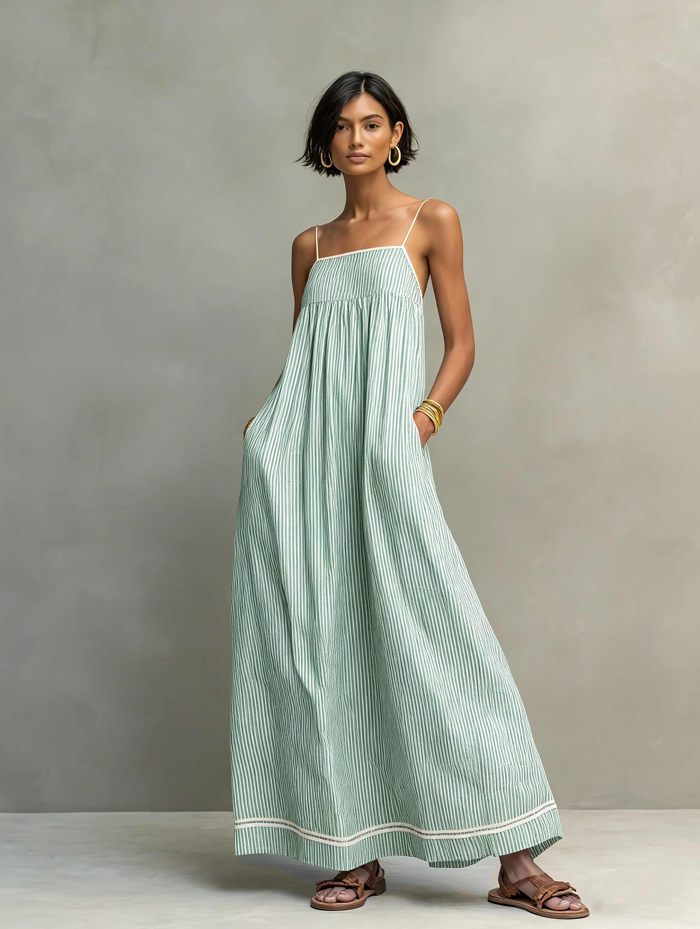 Vestido Maxi Minimalista de Rayas con Ribete Rojo y Tirantes Finos