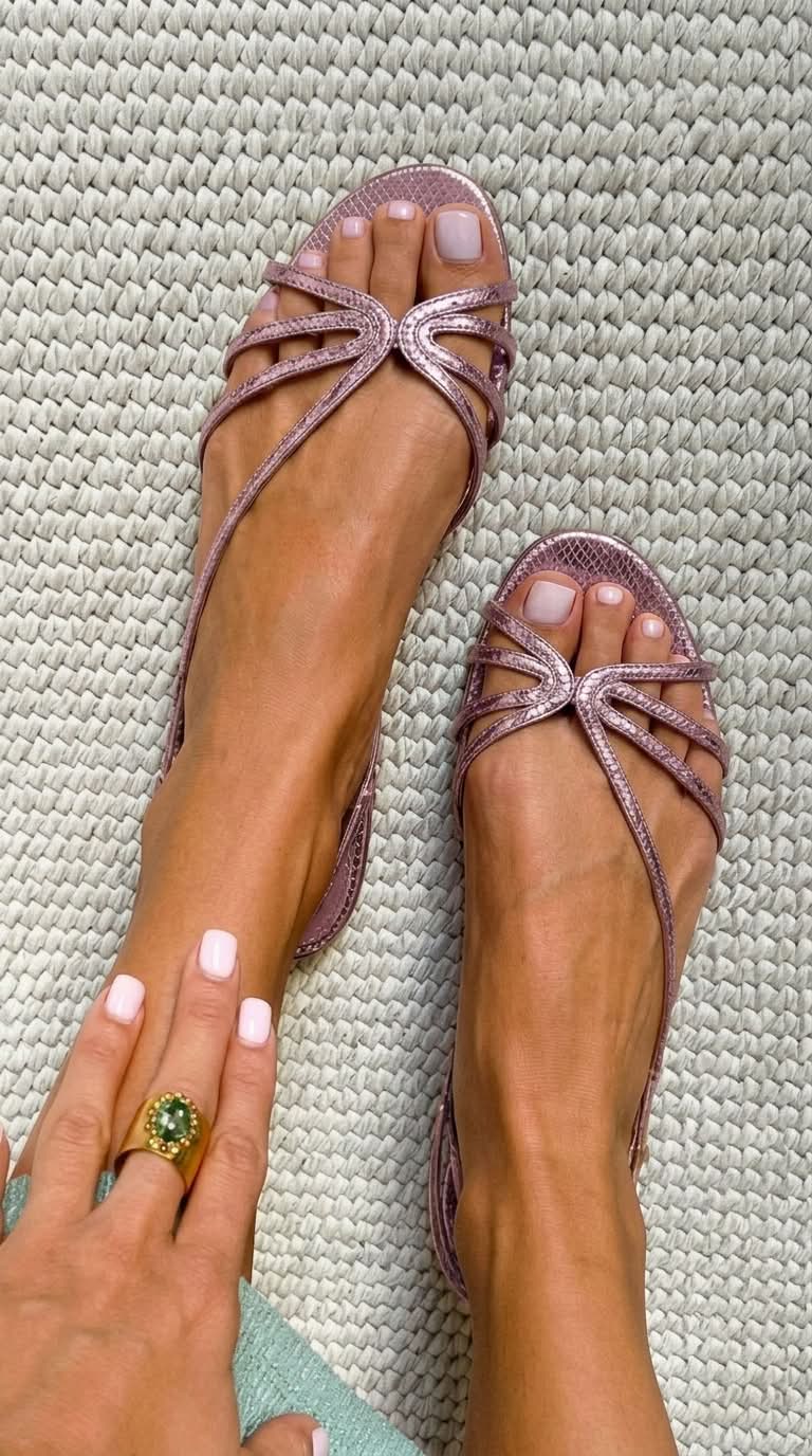 Camille · Sandalias Doradas de Verano