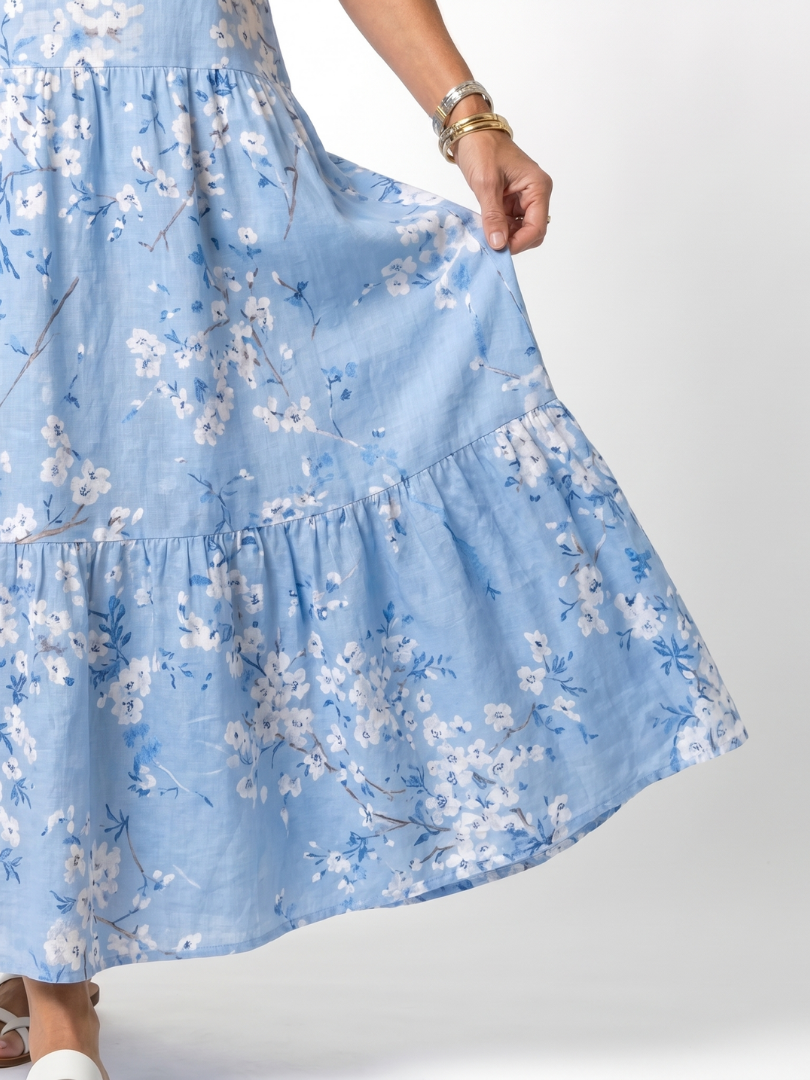 Alejandra · Vestido Midi Estampado Floral con Lazo de Borlas