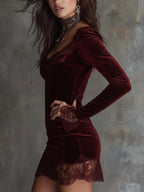 Bri|Vestido mini de terciopelo rojo con encaje