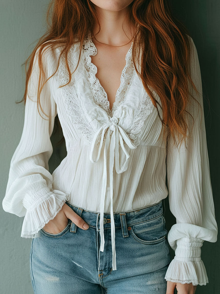 Aitana · Blusa Boho Blanca con Encaje y Volantes