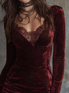 Bri|Vestido mini de terciopelo rojo con encaje