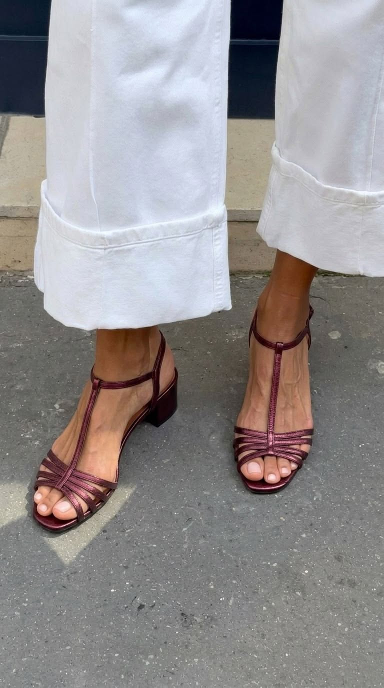 Allegra · Sandalias de Tiras Doradas de Verano