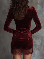 Bri|Vestido mini de terciopelo rojo con encaje