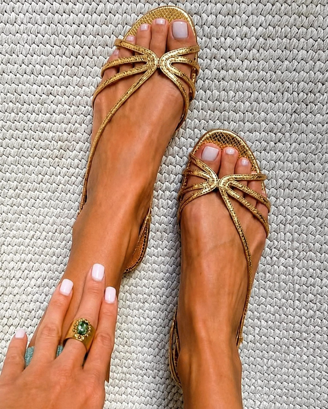 Camille · Sandalias Doradas de Verano