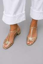 Allegra · Sandalias de Tiras Doradas de Verano