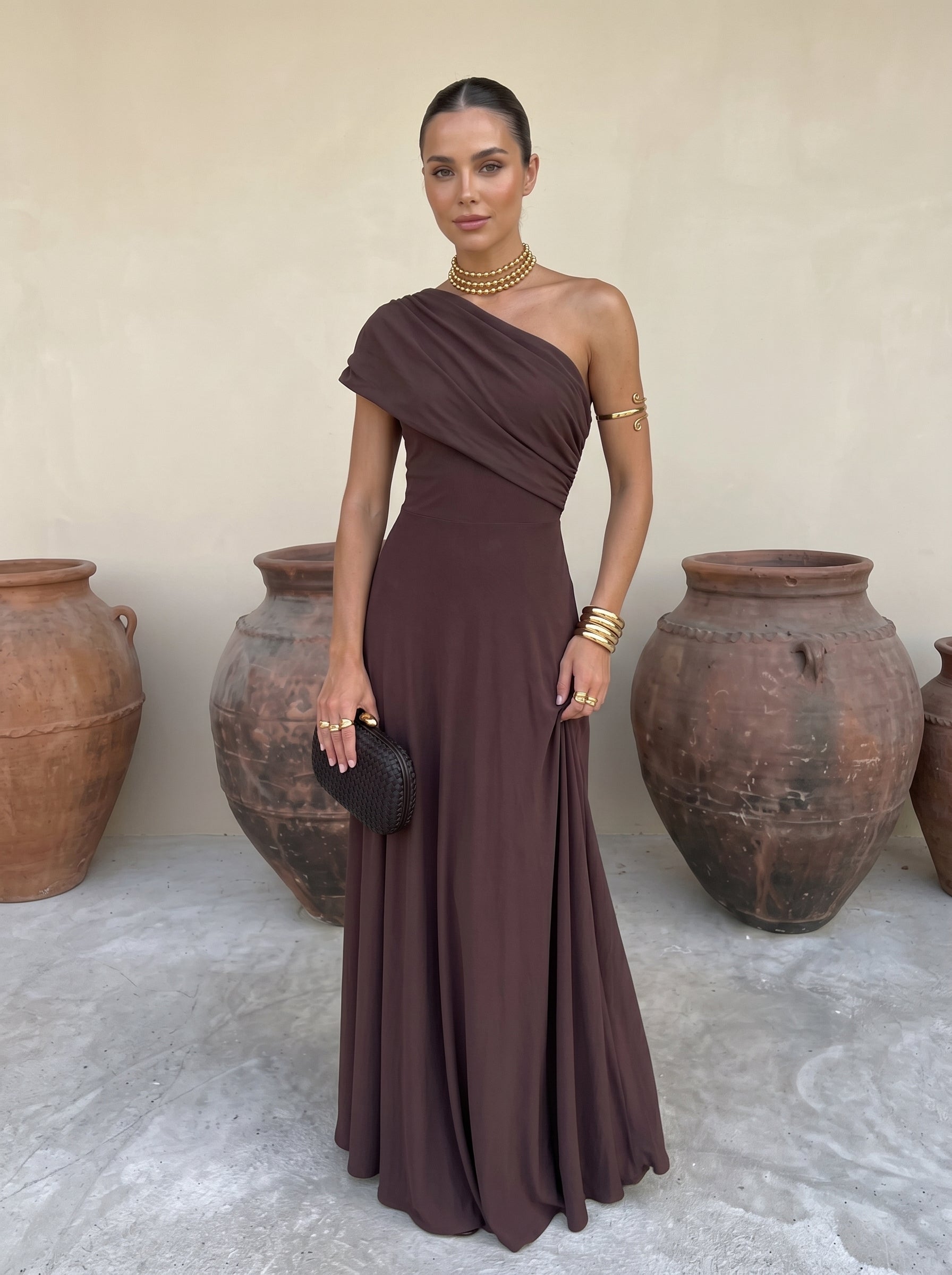 Marcia · Vestido Largo con Hombro Descubierto