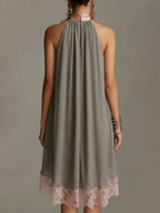 Beatrice · Vestido Mini Gris de Satén con Lazo Rosa y Encaje