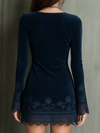 Bri|Vestido mini de terciopelo azul marino con encaje