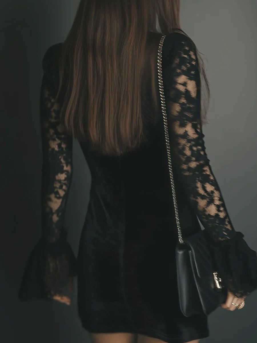 Lunori | Vestido mini Luna de terciopelo y encaje