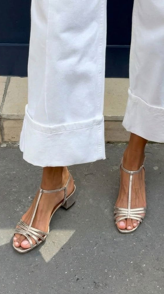 Allegra · Sandalias de Tiras Doradas de Verano
