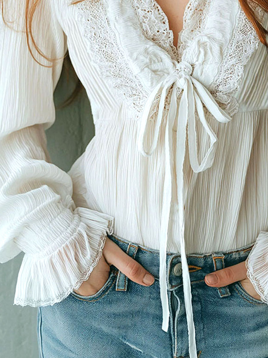 Aitana · Blusa Boho Blanca con Encaje y Volantes