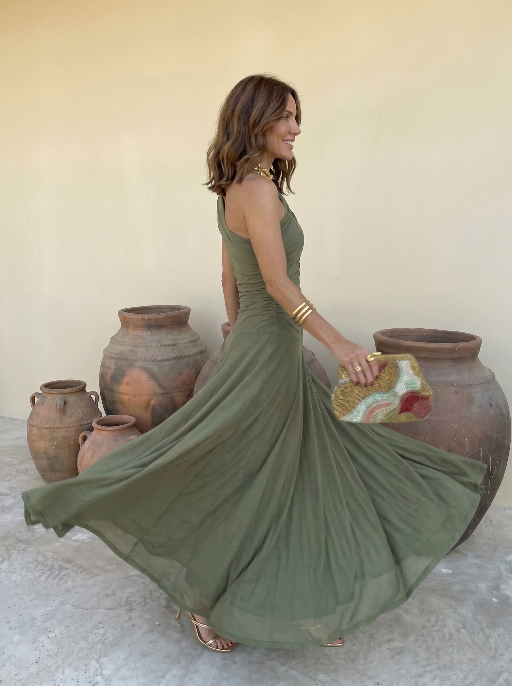 Marcia · Vestido Largo con Hombro Descubierto