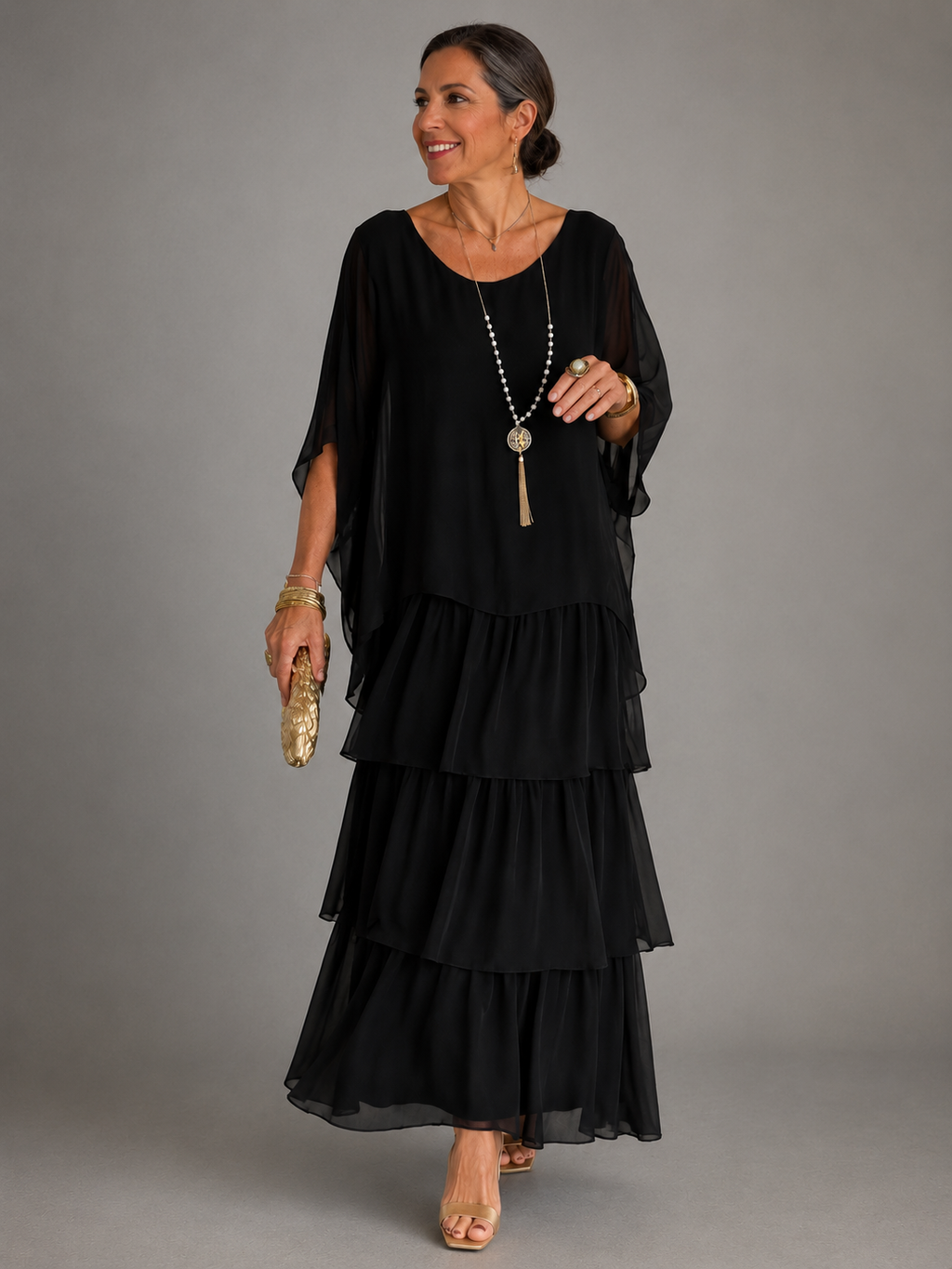 Lara · Vestido Maxi de Gasa con Manga Capa — Negro