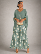 Lara · Vestido Maxi de Gasa con Manga Capa
