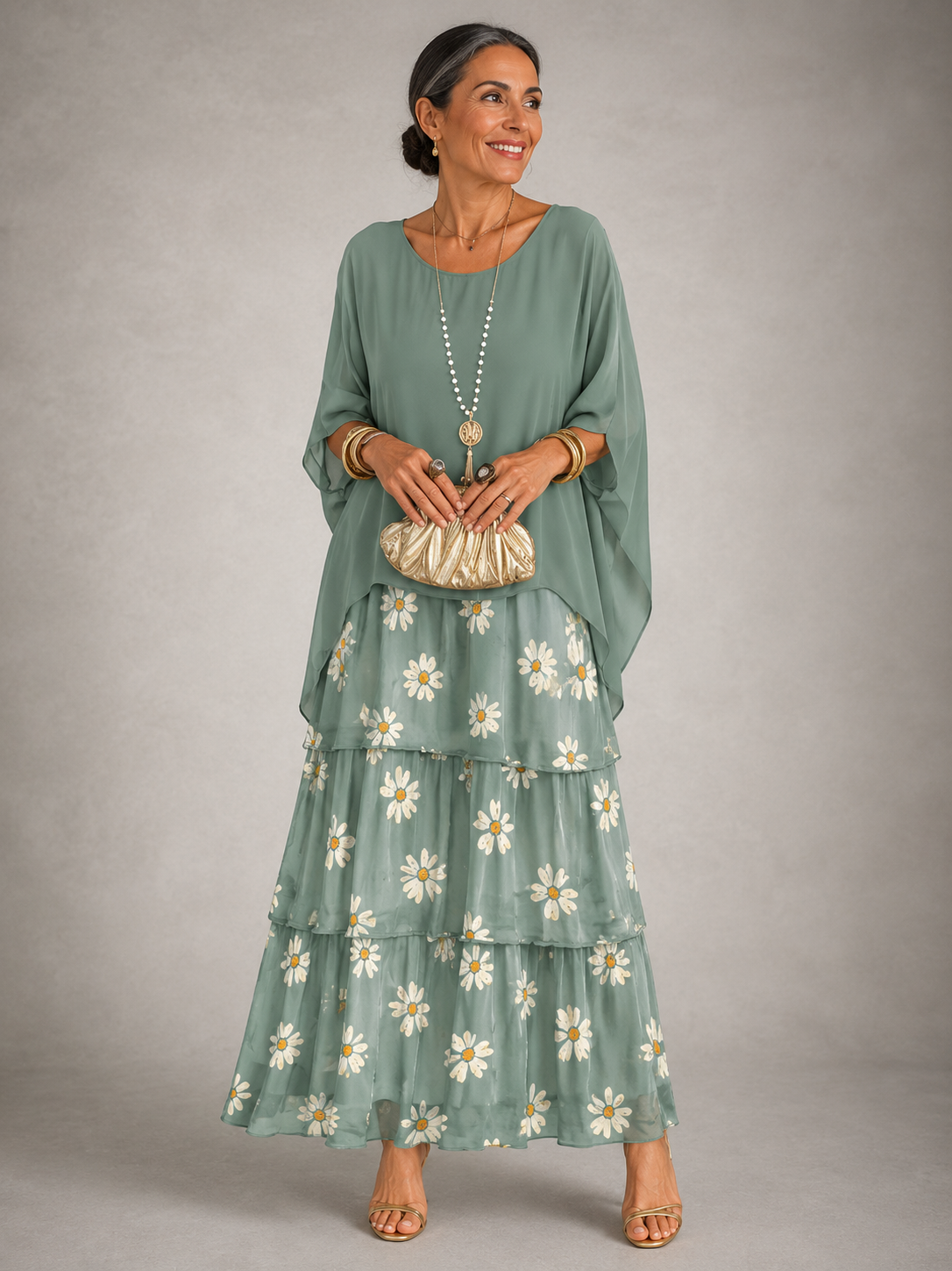 Lara · Vestido Maxi de Gasa con Manga Capa