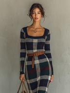 Elena · Vestido Maxi Punto Cuadros con Cinturón
