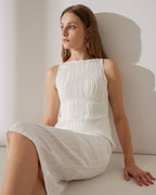 Vestido midi elegante con textura ondulada